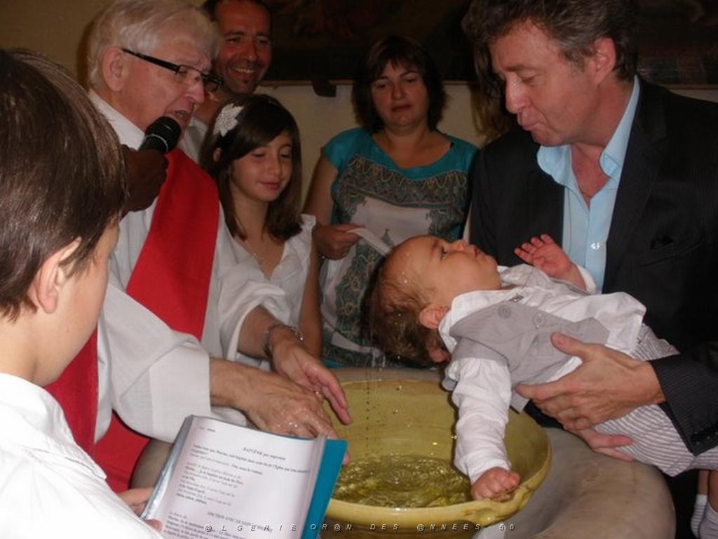 26 05 2012 bapteme et communion (2).jpg
